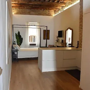 Apartment Fontana Luxury, Rome