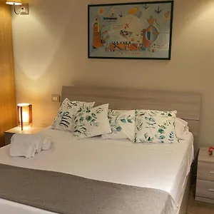 Frank Host Lux , Metro A A 50 M, Simple Check-in Con Codice A Qualsiasi Orario Roma